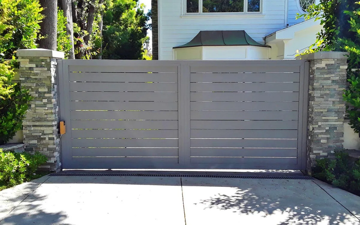 Residential driveway gate